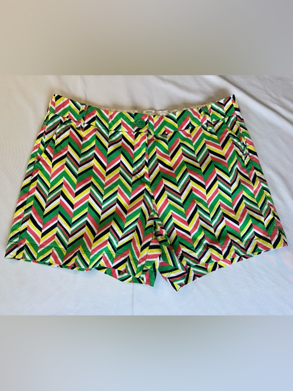crown & ivy Multicolor Chevron Women’s Shorts Sz. 10